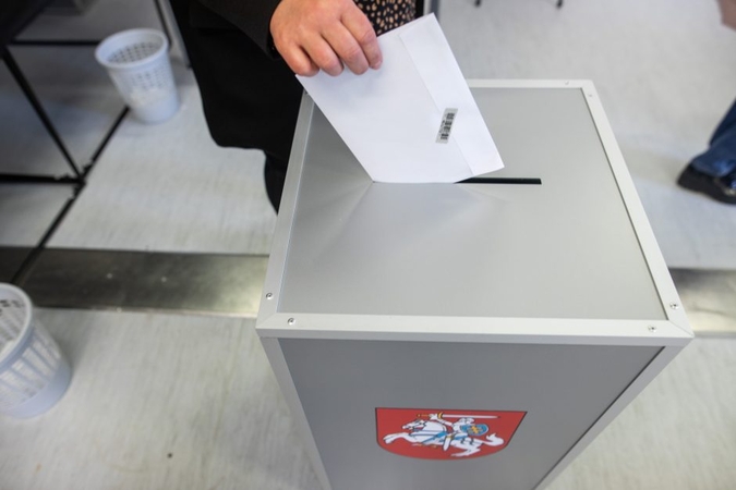 Kai kurie saviizoliacijoje esantys rinkėjai teigia nesulaukę rinkimų komisijos narių