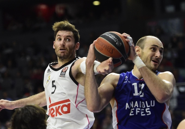 Eurolygos ketvirtfinalis: "Real" antrą kartą nukovė "Anadolu Efes" krepšininkus
