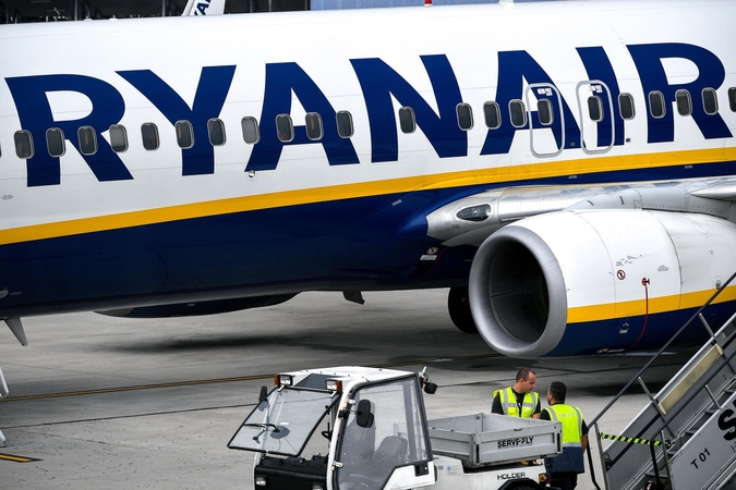 „Ryanair“ pilotų streikas penktadienį nepatogumų sukels 55 000 keleivių