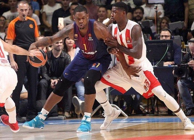 Nesužeistų neliko: iš krizės „Barcelona“ bristi pradėjo patiesdama „Olympiakos“
