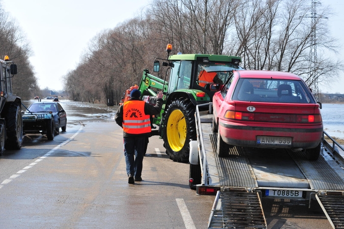 Kelyje į Rusnę vanduo pakilo iki 72 cm