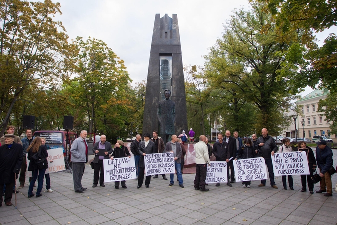 Prieš pabėgėlių priėmimą Vilniuje protestavo apie 100 žmonių