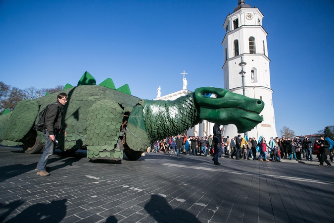 Prezidentė davė startą tradicinei fizikų eisenai