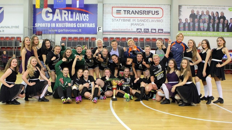 Garliavos rankininkės tapo Lietuvos čempionėmis