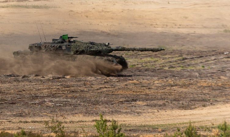 Lietuvoje bus remontuojami mūšiuose Ukrainoje pažeisti tankai „Leopard“