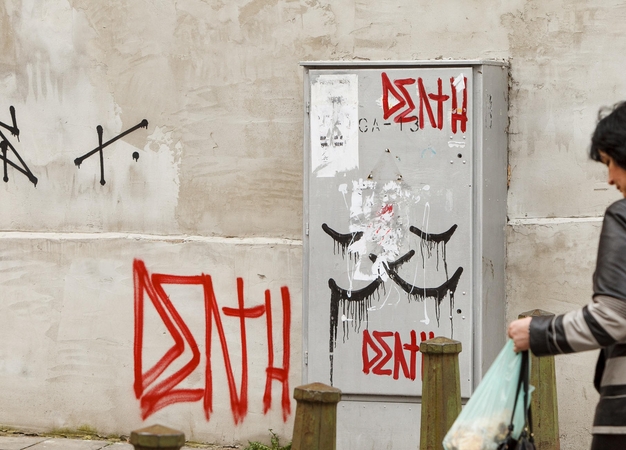 Švieži grafitininkų pėdsakai