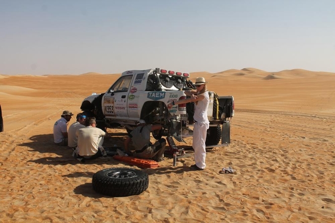 Abu Dabio maratone lenkas M. Dabrowskis vertėsi, lietuviai pametė ratą