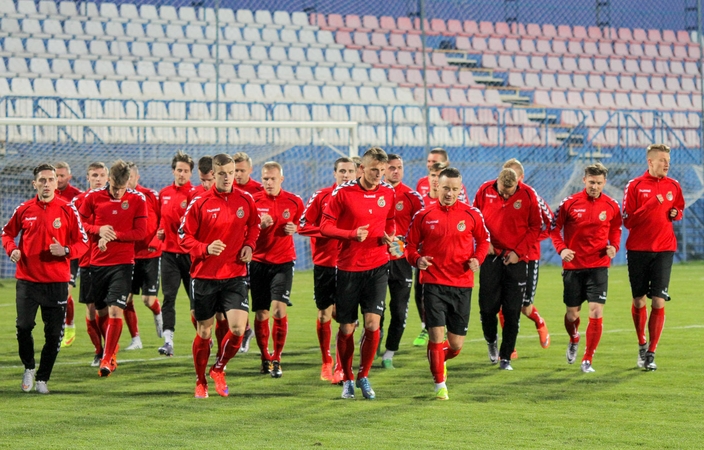 Lietuvos futbolo rinktinė svečiuose nusileido rumunams