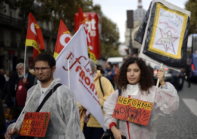 Tūkstančiai prancūzų protestuoja prieš pensijų reformą