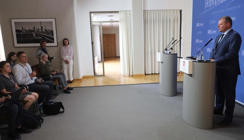 Premjeras: vaiko pinigai bus didinami mažiausiai iki 100 eurų
