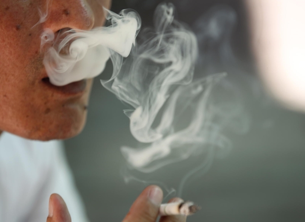 JAV tabako ir elektroninių cigarečių įsigyti bus galima tik nuo 21-erių