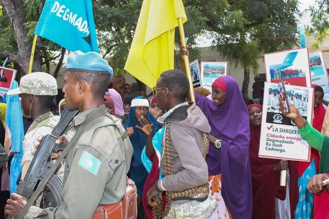 Po daugybės aukų pareikalavusio sprogimo Mogadiše – tūkstantinis protestas