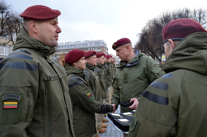 Apdovanoti iš tarptautinės operacijos Malyje grįžę Lietuvos kariai
