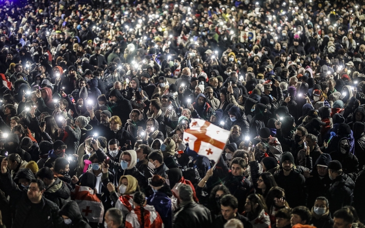 Tūkstančiai žmonių Sakartvele vėl susirinko į proeuropietiškus protestus