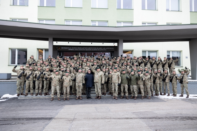 Karo akademijoje prisiekė Jaunesniųjų karininkų vadų mokymų klausytojai 
