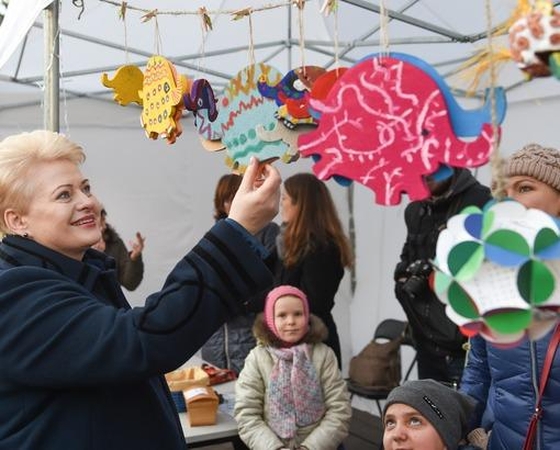 Prezidentė atidarė kalėdinę mugę
