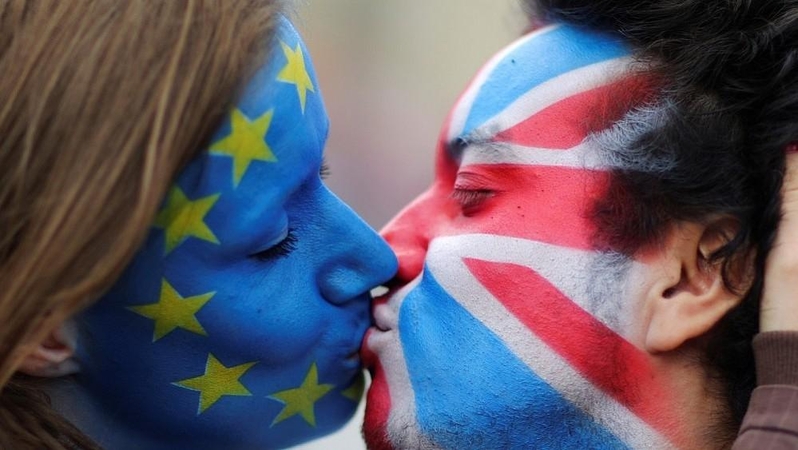 Suderinus išstojimo sąlygas britai gali dar kartą balsuoti referendume dėl „Brexit“