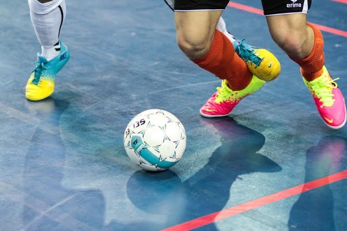 Salės futbolo čempionate – Kauno komandų mūšis