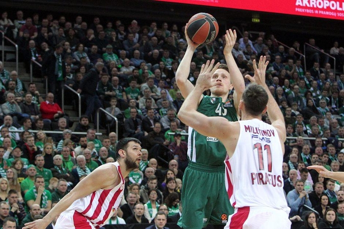 „Žalgiris“ laimėjo Pirėjuje ir tęsia kovą dėl patekimo į atkrintamąsias varžybas