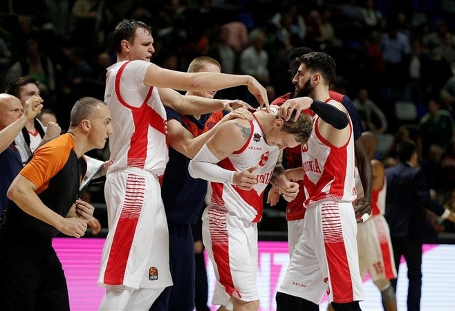 Ispanijos klubų dvikovą Eurolygoje laimėjo „Baskonia“