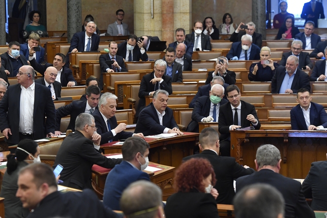 Vengrijos parlamentas pritarė siūlymui rengti referendumą LGBT klausimais