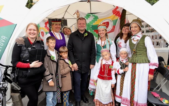 Premjeras: puoselėkime lietuvišką savimonę, kalbą ir ryšį su Lietuva