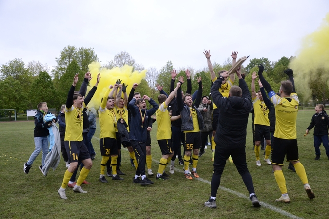 Mažojo futbolo taurė ir kelialapiai į tarptautinius turnyrus iš Radviliškio neiškeliavo 