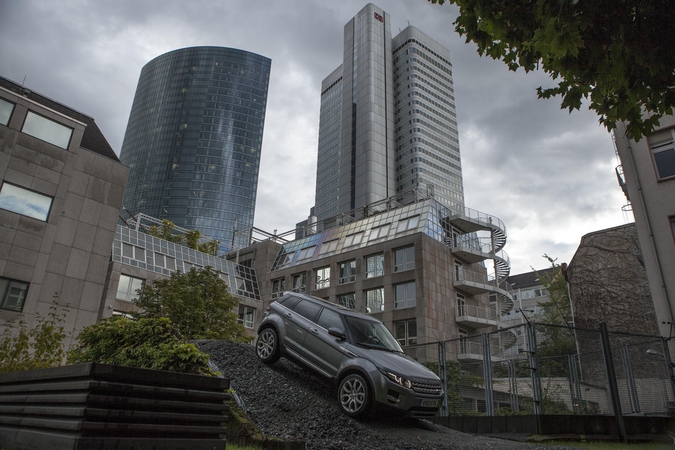 Pasaulyje debiutavo atnaujintas „Range Rover Evoque“