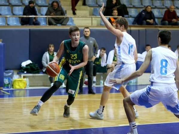 Lietuvos 16-mečiai krepšininkai įveikė Argentinos bendraamžius