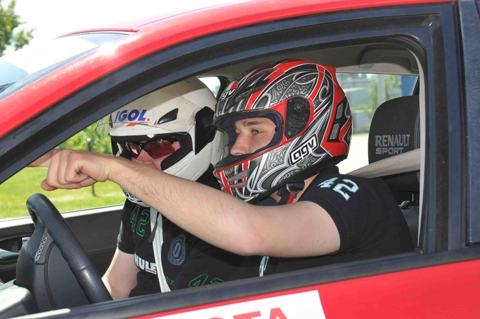 „Peugeot“ koziris – patirtis ir automobilių galia