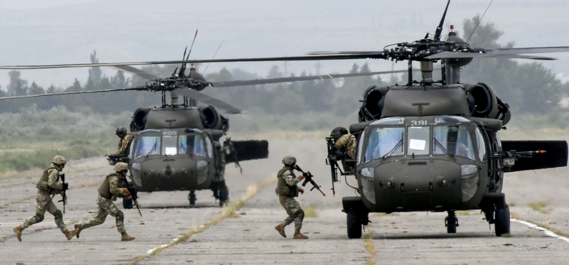 Lietuvos kariai dalyvauja NATO pratybose Gruzijoje