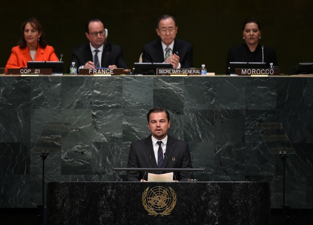 Holivudo žvaigždė L. DiCaprio pagyrė Paryžiaus klimato sutartį pasirašiusius lyderius