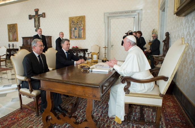 Popiežius suvedė Kolumbijos prezidentą ir jo kritiką