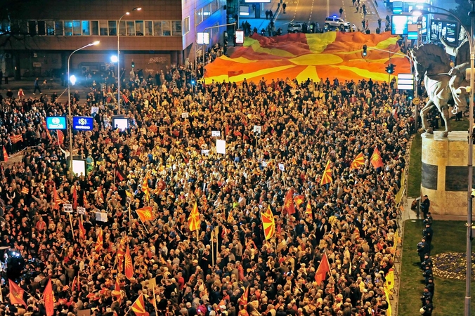 Makedonijoje tūkstančiai žmonių protestavo prieš planuojamą vyriausybę