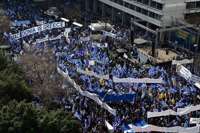 Tūkstančiai graikų protestuoja prieš kompromisą dėl Makedonijos pavadinimo