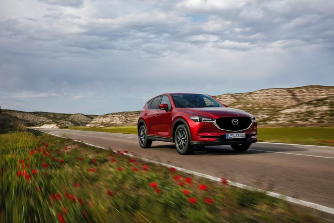 „Mazda“ pristato naują strategiją ir ateities variklį