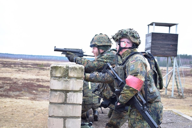 Vokiečių vadovaujamo NATO bataliono kariai pradėjo treniruotes