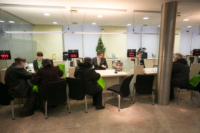 Įvedus eurą, SEB bankas vėl teikia paslaugas