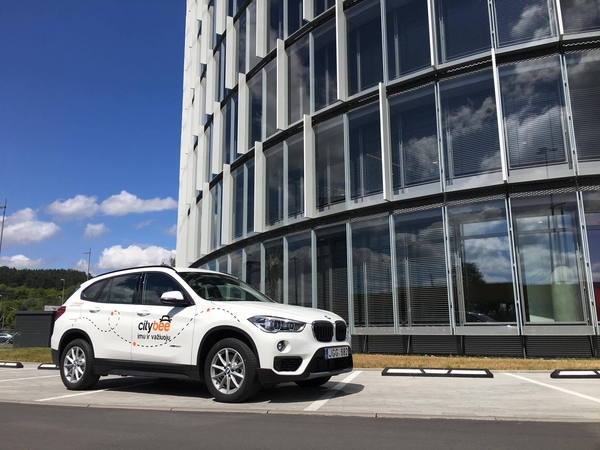 „CityBee“ automobilių parką sostinėje papildė nauji BMW