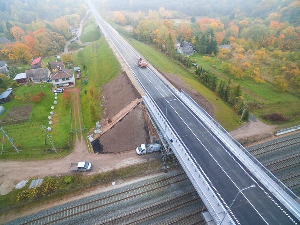 Geros naujienos Kauno vairuotojams: po rekonstrukcijos atidarytas Ražiškių viadukas