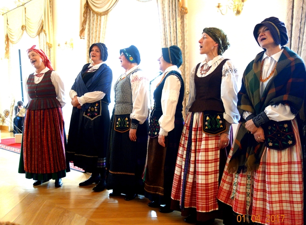 Raudondvaryje skambėjo lietuviškos tarmės