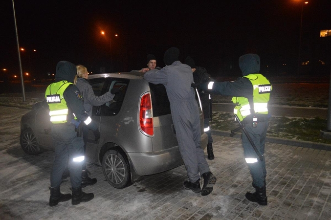 Policijos kursantų laukia nelengvas išbandymas – naktiniai mokymai