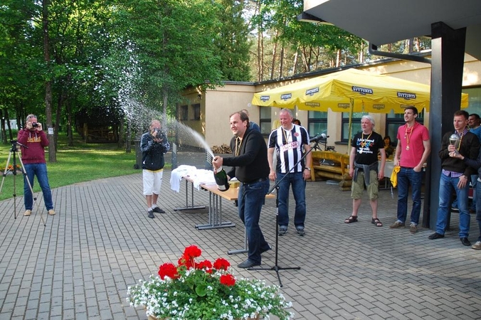 Tarptautiniame žurnalistų futbolo turnyre nugalėjo draugystė