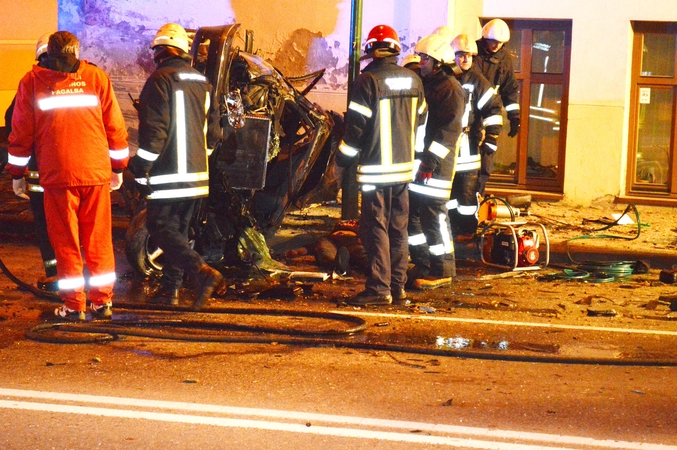 Mirtinų BMW lenktynių Klaipėdoje dalyviui vairuoti uždraudė vos mėnesį