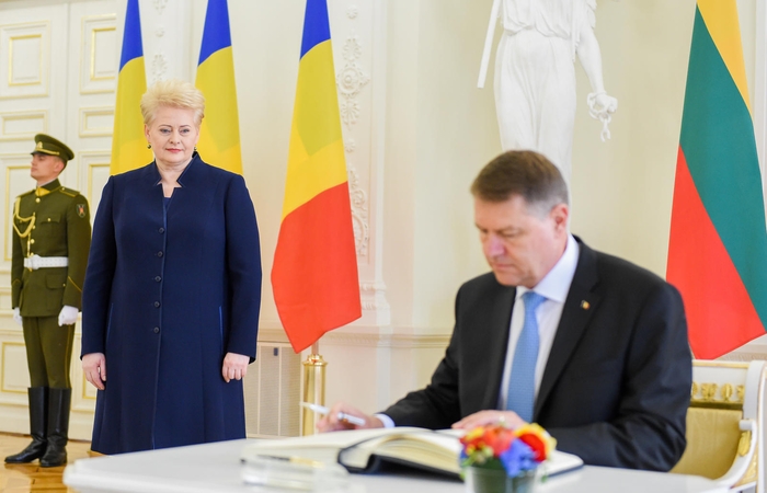 Lietuvoje viešintis Rumunijos prezidentas kritikuoja ES migracijos politiką