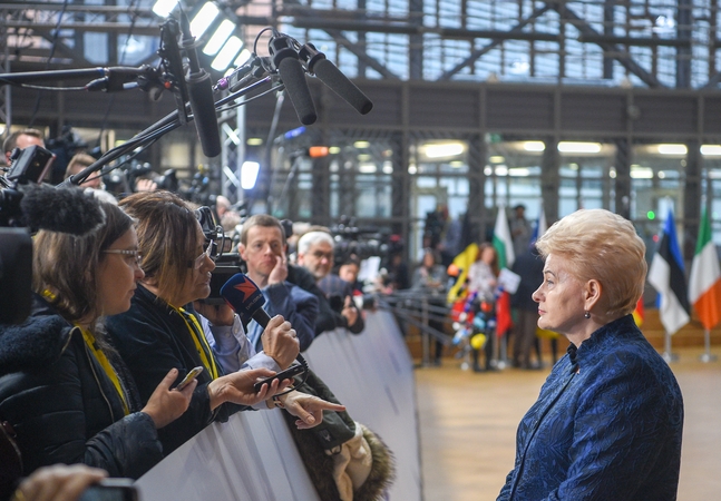 D. Grybauskaitė: JAV prekybos karas su ES – tik laikinai atidėtas