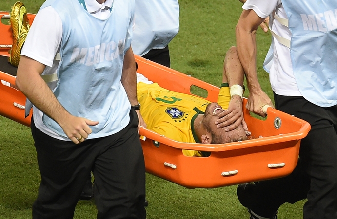 Brazilai čempionatą baigs be lyderio: Neymaras į aikštę nebeišbėgs