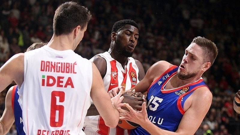 „Crvena Zvezda“ krepšininkai nugalėjo „Anadolu Efes“ klubą