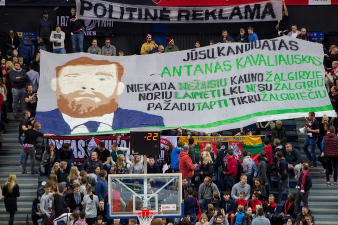 Į „Žalgirį“ persikėlęs A. Kavaliauskas – nušvilptas ir apmėtytas, kilo muštynės