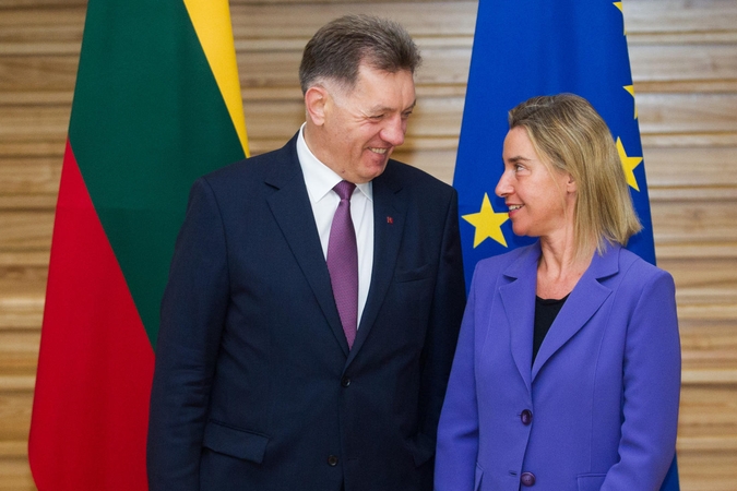 Premjeras su F. Mogherini kalbėjo apie Europą ištikusią pabėgėlių krizę